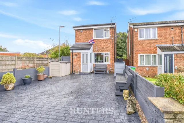 Sandy Lane, Middleton, M24, photo 1
