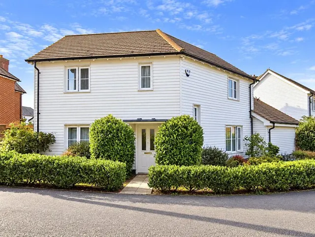 St. James Walk, BN26, photo 1