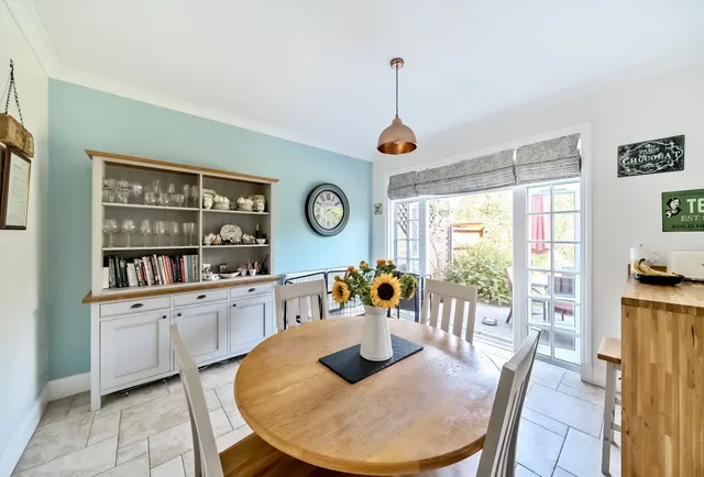 Photo 3 — Fryent Way, Kingsbury, NW9 9SL