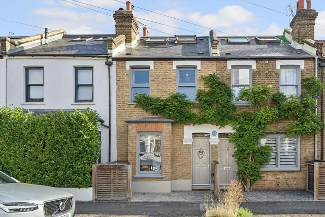 Cochrane Road, London, SW19, photo 1