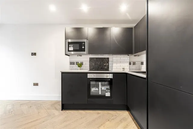 Upper Richmond Road West, East Sheen, SW14, photo 3