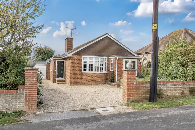 Foads Hill, Cliffsend, Ramsgate, Kent, CT12 5EN, photo 1