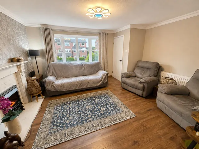 Photo 3 — Barnfield Close, Radcliffe, Manchester, M26 3UA