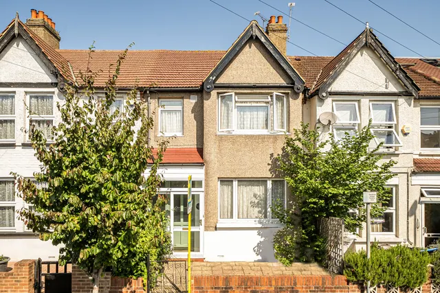 45 Estcourt Road, London, photo 1