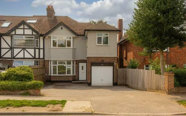 Merland Rise, Epsom, KT18, photo 1