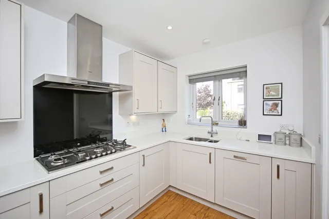Western Heights Road, Meon Vale, CV37, photo 2