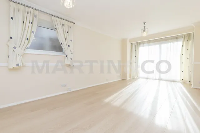 Dudley Court, New Wanstead, E11, photo 3
