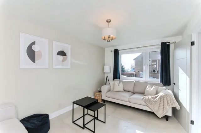 School Place, Bexhill-On-Sea, TN40, photo 3