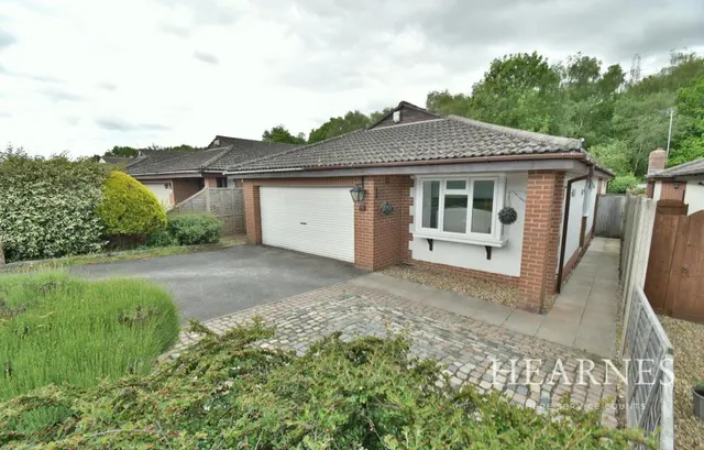 Bracken Road, BH22, photo 1