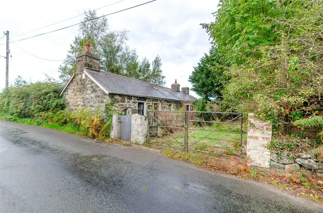 Llandwrog, Caernarfon, LL54, photo 1