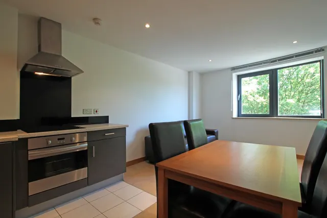 Salts Mill Road, Shipley, BD17, photo 3