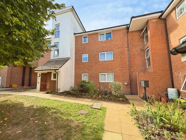 Parsons Close, Aldershot, GU11, photo 1