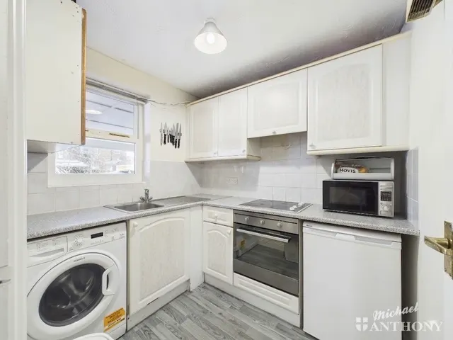 Photo 3 — Park Mews, Leighton Buzzard, Grovebury Road, LU7 4SB