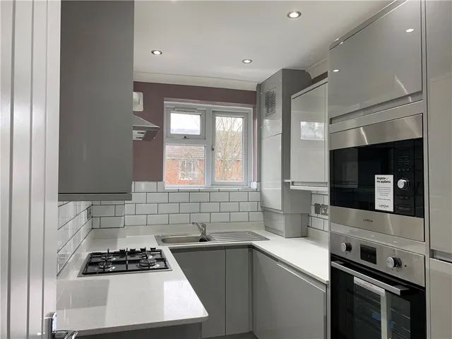 Upper Tulse Hill, London, SW2, photo 1