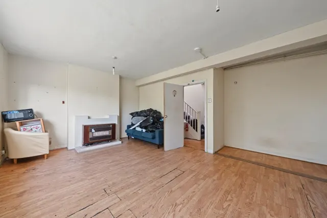 Cricklewood Broadway, NW2, photo 1