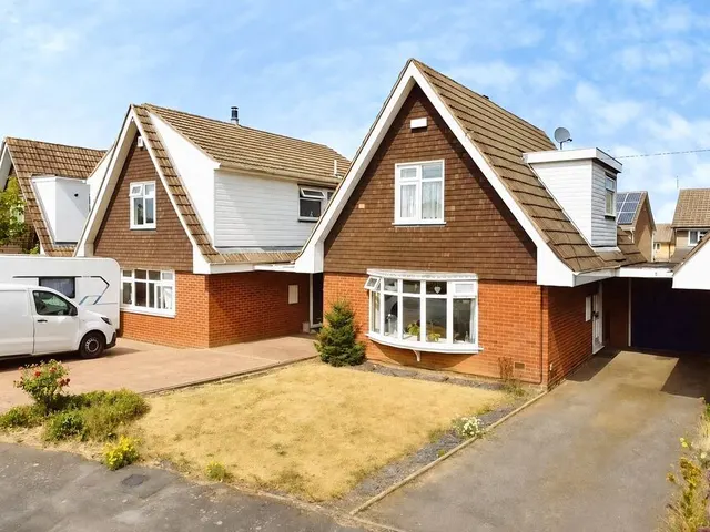 Portland Drive, Hinckley, Leicestershire, LE10, photo 1