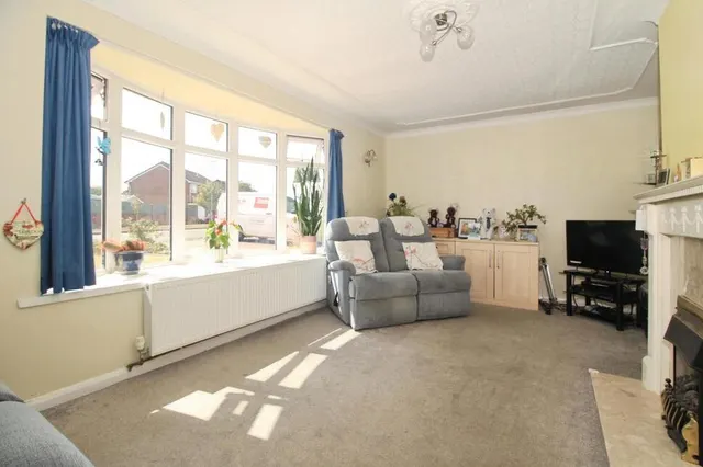 Photo 2 — Portland Drive, Hinckley, Leicestershire, LE10