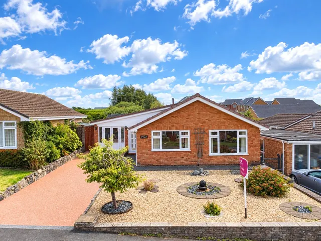 Holcombe Drive, Llandrindod Wells, LD1, photo 1