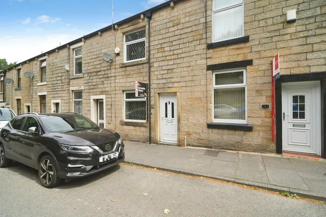 Barden Lane, Burnley, BB10, photo 1