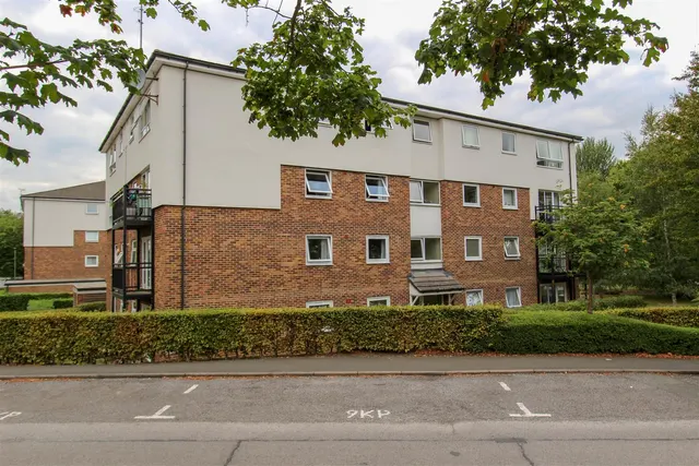 Keith Park Road, Uxbridge, UB10 0FG, photo 1