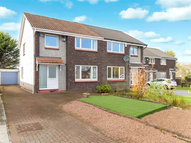 Kintyre Gardens, Kirkintilloch, G66, photo 1
