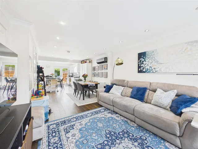 Photo 2 — Greystoke Drive, Ruislip, Middlesex, HA4 7YL