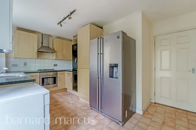 Corfe Close, Whitton, TW4, photo 3