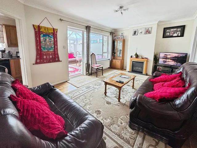 Photo 2 — Laburnum Gardens, Bexhill-on-Sea, East Sussex, TN40