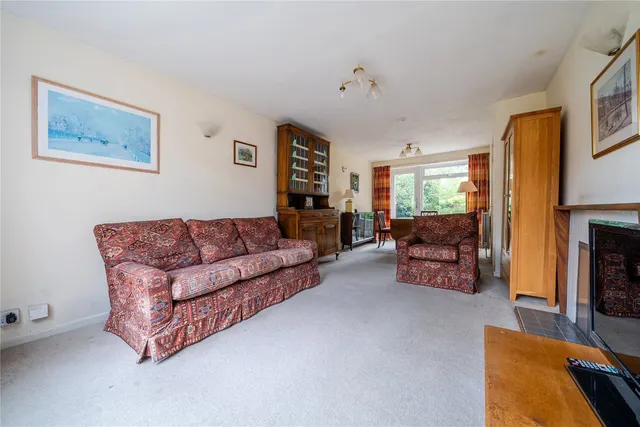 Photo 3 — Pondwood Rise, Orpington, BR6