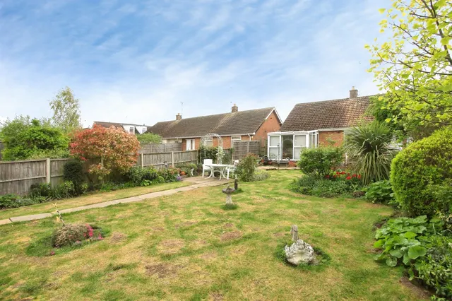 School Road, Newborough, PE6, photo 1