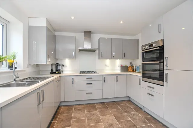 Budd Grove, Winnersh, RG41, photo 2