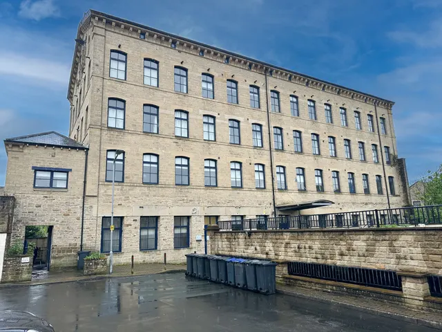 The Locks, Bingley, BD16, photo 1