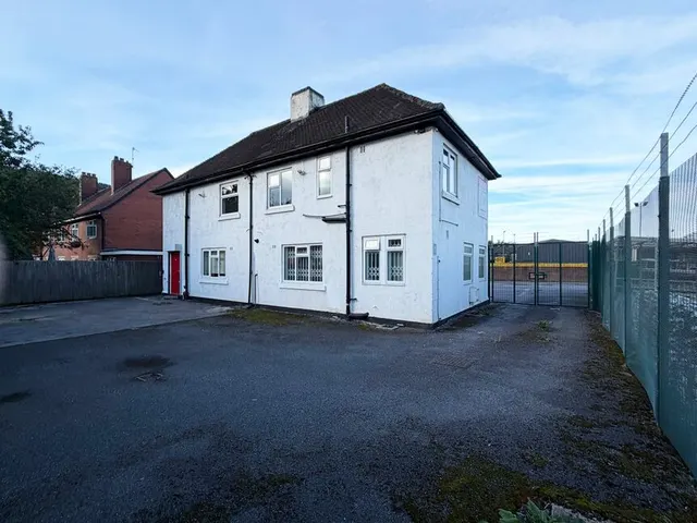Photo 2 — Queens Square, Leeds Road, West Yorkshire, HD2