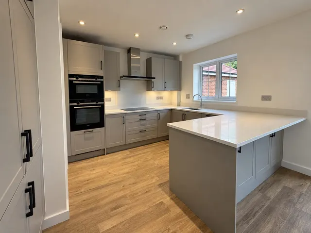 The Kensworth Station Road, Bow Brickhill, MK17, photo 2
