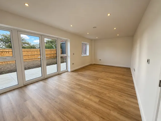 The Kensworth Station Road, Bow Brickhill, MK17, photo 3