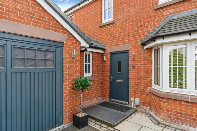 Photo 2 — Lightfoot Mews, Farndon, Chester
