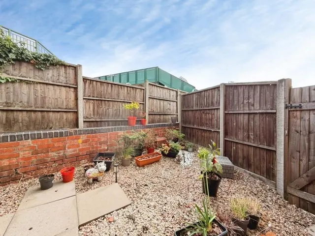 Alexandra Court, Kenilworth, CV8, photo 2