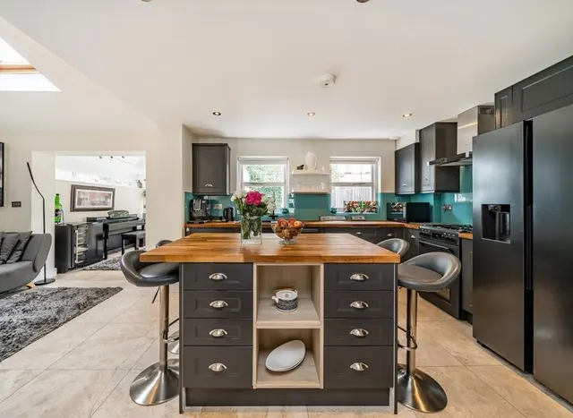 Photo 3 — Berrymede Road, Chiswick, W4