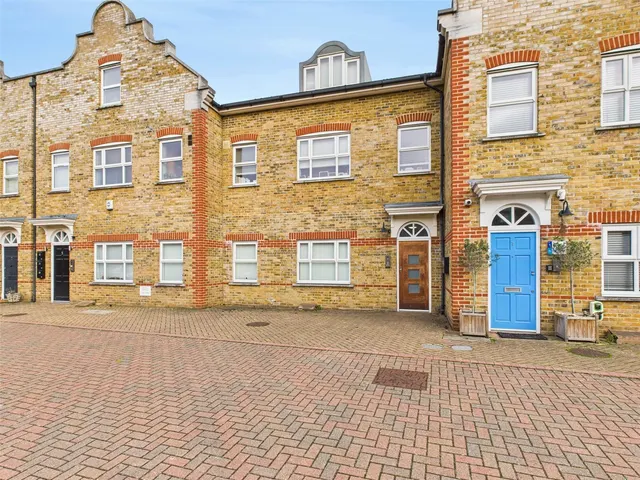 High Street, Hampton Hill, TW12, photo 1