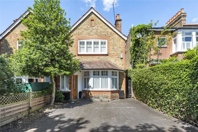 Gloucester Road, Hampton, London, TW12 2UW, photo 1