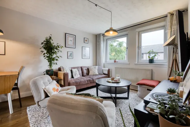 Meadowfield Court, Edinburgh, EH8, photo 2