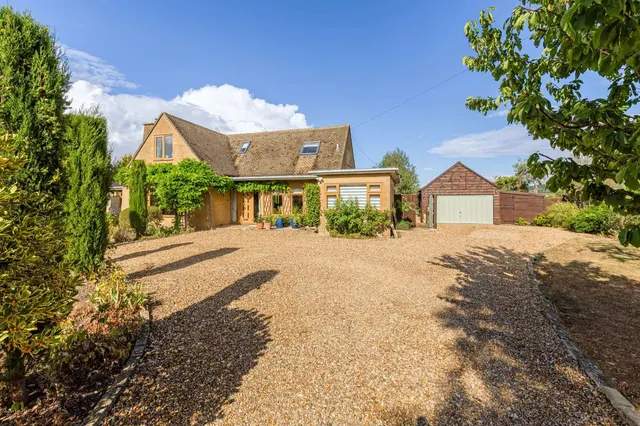 Evesham Road, Broadway, Worcestershire, WR12 7DG, photo 1