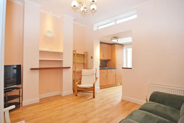 Stanley Road, Teddington, TW11, photo 1
