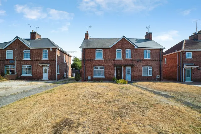 Larch Road, New Ollerton, NG22, photo 1