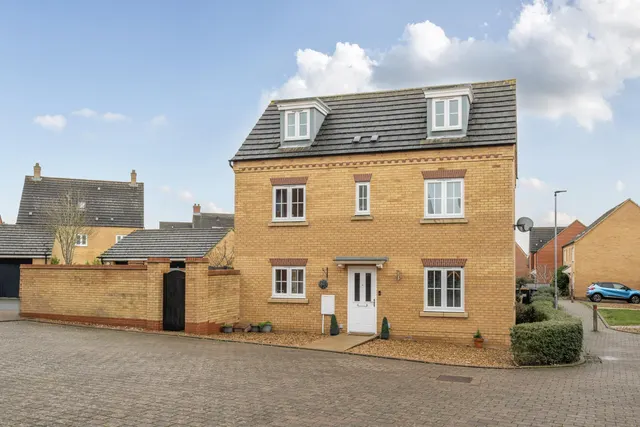 Ashmead Road, Bedford, photo 1