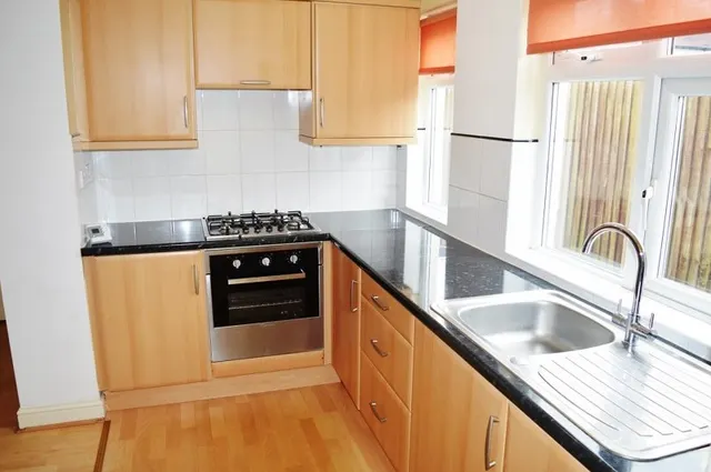 Chase End, Epsom, KT19, photo 1