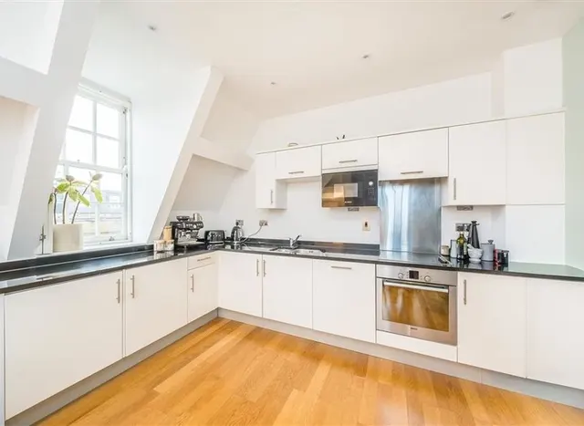 Clapham Common South Side, Clapham, SW4, photo 2