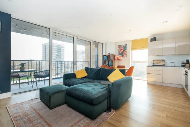 38 Summerstown, London, SW17, photo 1