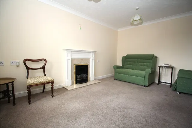 Ackender Road, Alton, GU34, photo 3