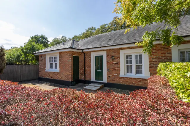 Winchfield Court, Winchfield, Hook, RG27 8SP, photo 1